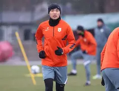 九游娱乐-李霄鹏执教山东泰山那年