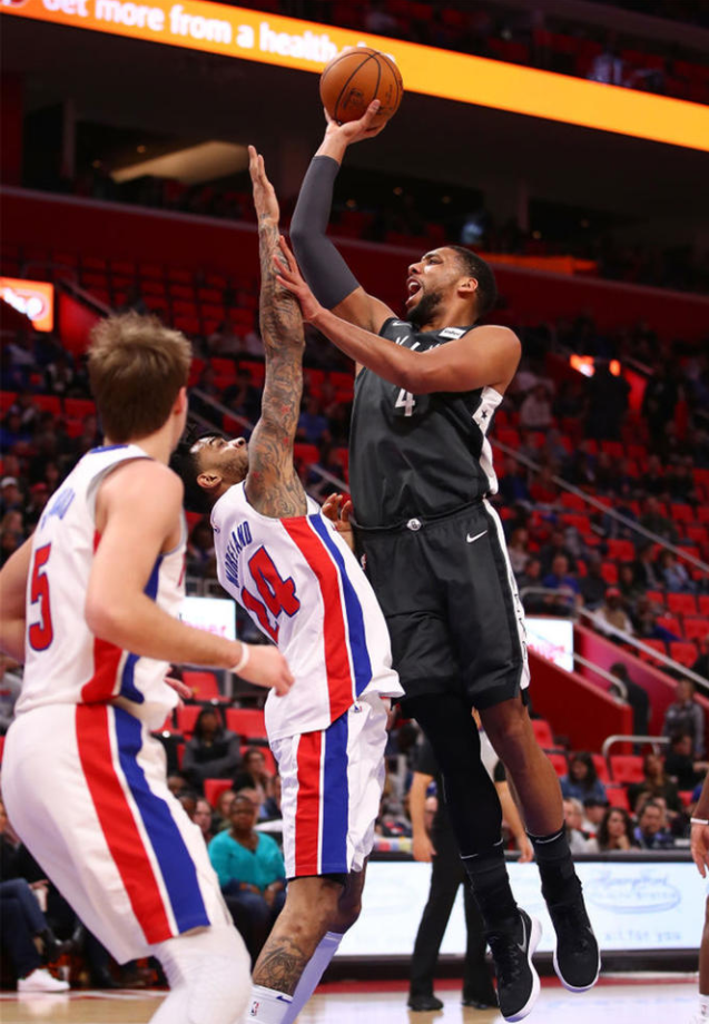 九游官方网站-篮网客场战胜活塞,保持不败球员