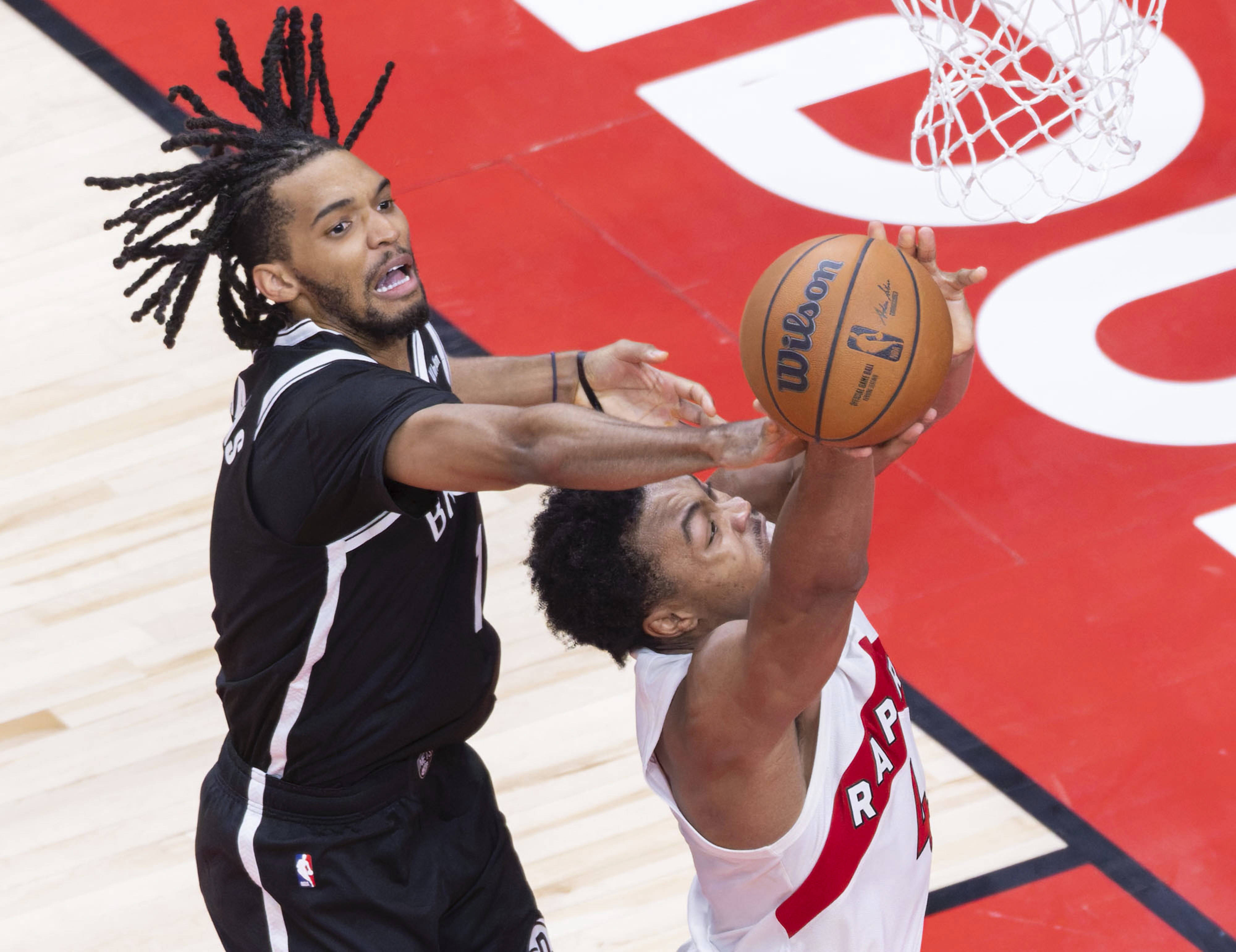 篮网客场战胜活塞,保持不败球员