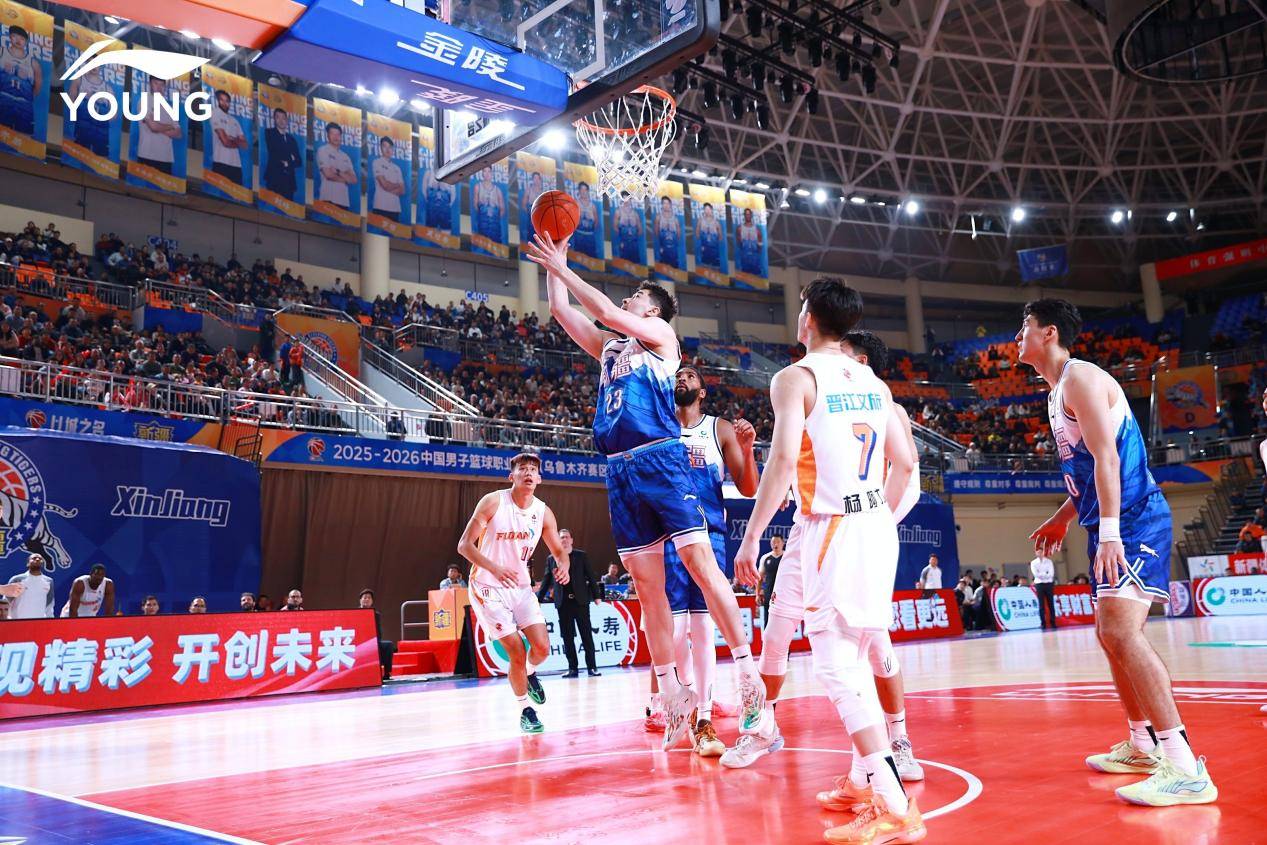 九游体育-篮球队需准备的东西