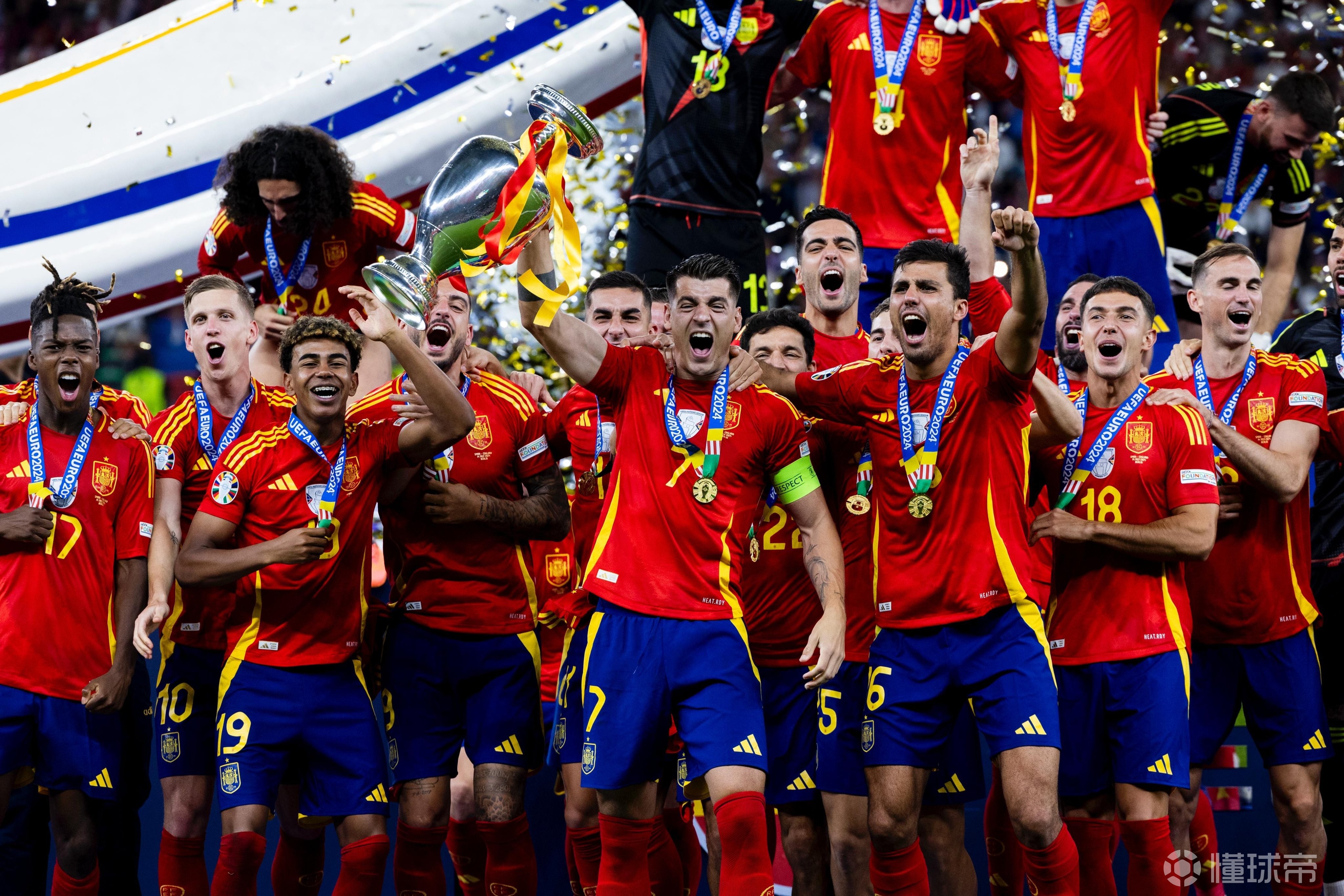 捷克国家队斩获欧洲杯正赛资格,气势如虹的球员