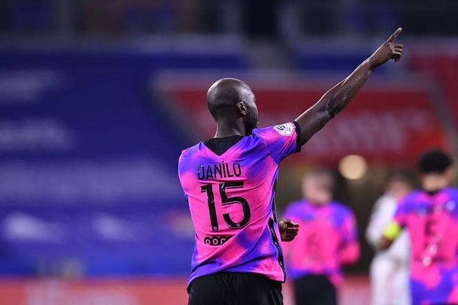 里昂的主场叫什么名字