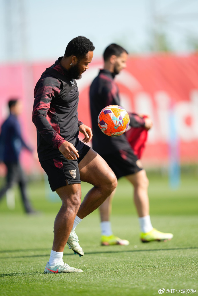 九游体育-瓦伦西亚击败塞维利亚,取得胜利是哪一年